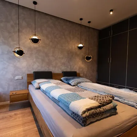 Ruhiges & Luxurioeses Business Im Zentrum *